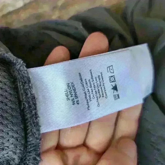 Ladies Eddie Bauer cargo capris, grey size 10 - Picture 5 of 5